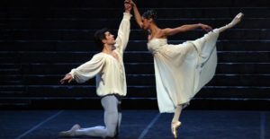 Foto Roberto Bolle con Marta Romagna Festival Ballet
