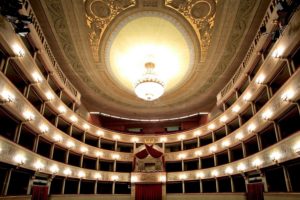 teatro del giglio di lucca, dicembre 2006, interni ed esterni