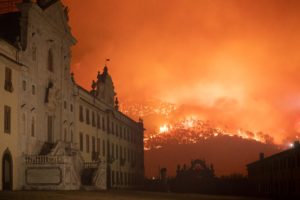 237108 0014 4447919 Calci (PI), incendio doloso minaccia la Certosa e devasta il Monte Serra 2018 09 25 © Massimo Sestini